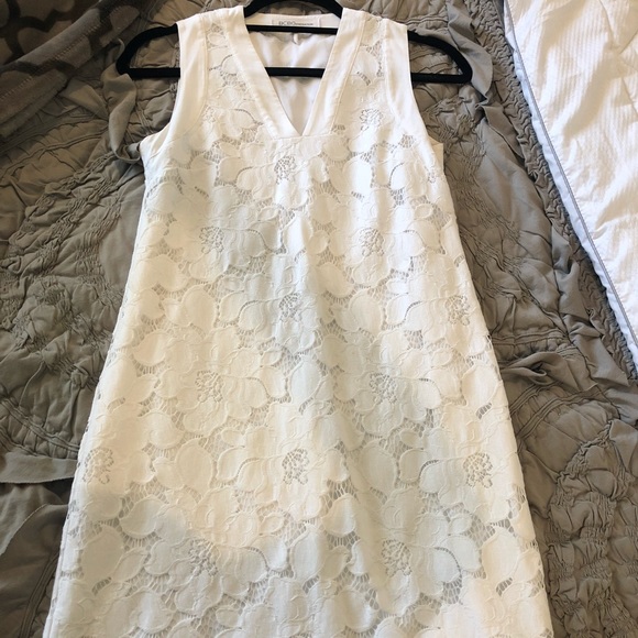BCBG Dresses & Skirts - BCBG white lace floral dress XXS. Worn once!
